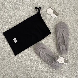 Skin Worldwide Cashmere Slippers L